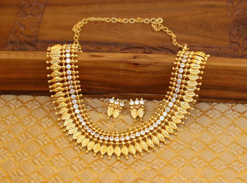 Kerala Traditional Gold plated necklace set with screw back earrings