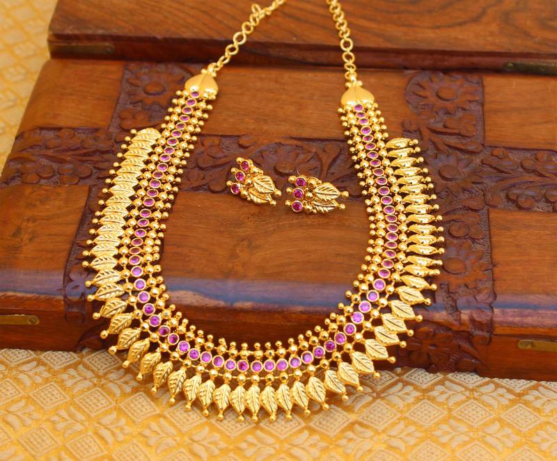 Kerala Traditional Gold plated necklace set with screw back earrings