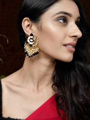 Black earrings 2