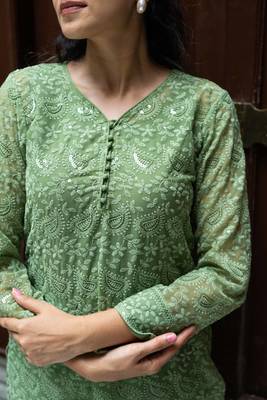 Weavllite Women's Green  Georgette Chikankari Kurta 2