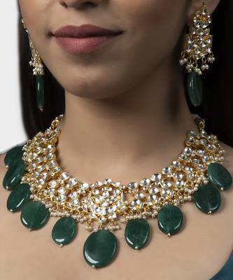 Gold Plated Kundan Necklace Set With Mangtika 1