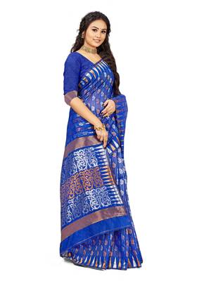 Blue Embroidered Cotton Saree With Blouse 4