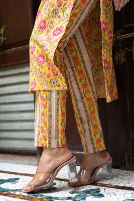 Weavllite Women's Mustard  Pure Cotton Block printed Kurta Set 4