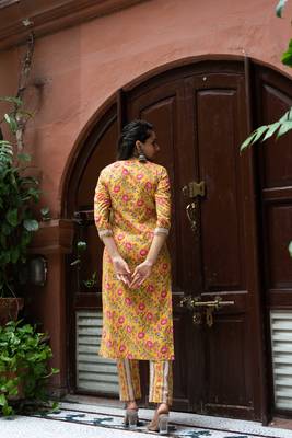 Weavllite Women's Mustard  Pure Cotton Block printed Kurta Set 5