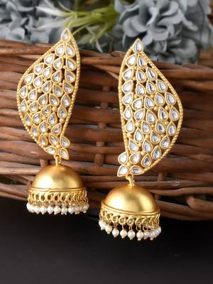 Gold earrings 1