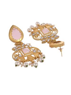 Gold earrings 4