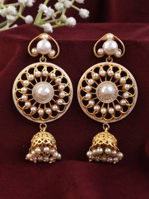 Gold earrings 1