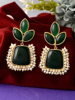 Green earrings 1