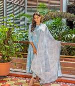 Weavllite Women's Blue  Pure Cotton Floral Kurta Set