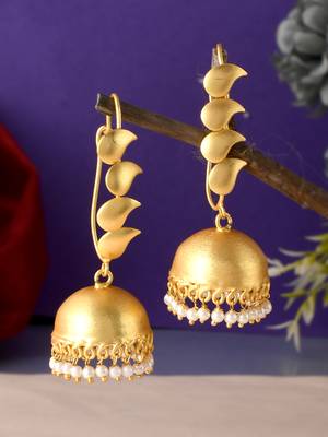 Gold earrings 1