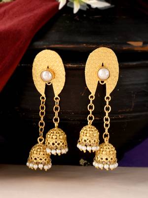 Gold earrings 1