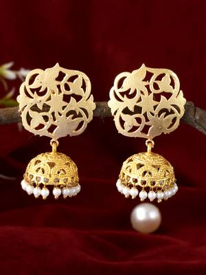 Gold earrings 1