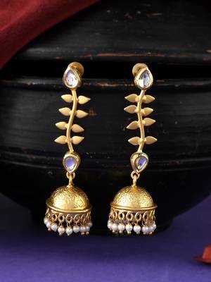Gold earrings 1