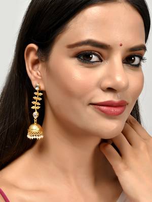 Gold earrings 2