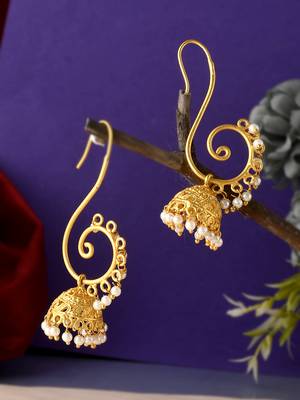 Gold earrings 1