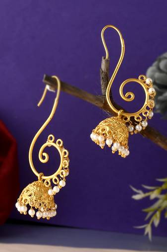 Gold earrings