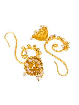 Gold earrings 4