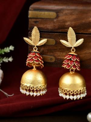 Gold earrings 1