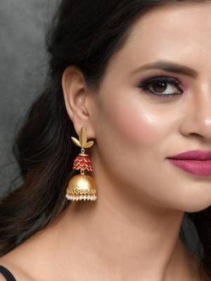 Gold earrings 2