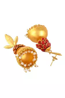 Gold earrings