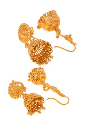 Gold earrings 4