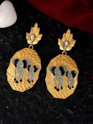 Gold earrings 1