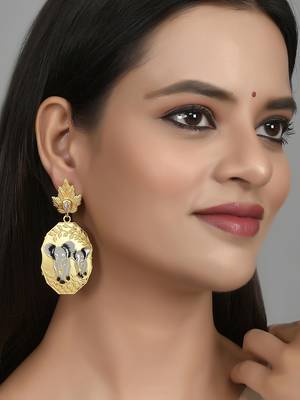 Gold earrings 2