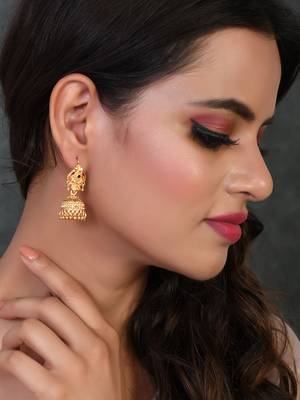 Gold earrings 2