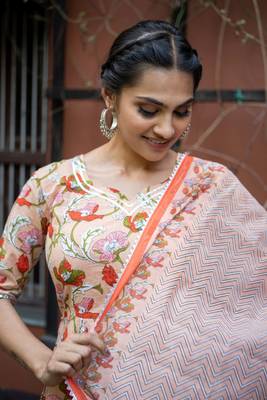 Weavllite Women's Beige  Pure Cotton Block printed Kurta Set 4