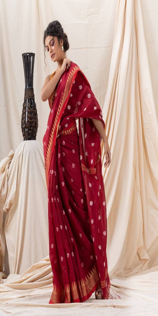 Traditional Maroon Cotton Blend Handloom Saree