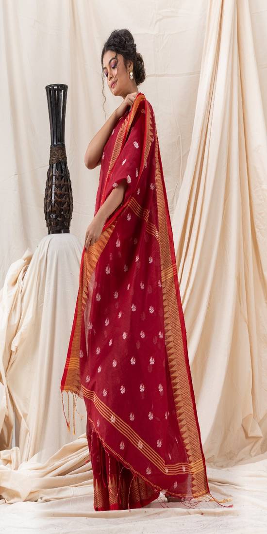 Traditional Maroon Cotton Blend Handloom Saree