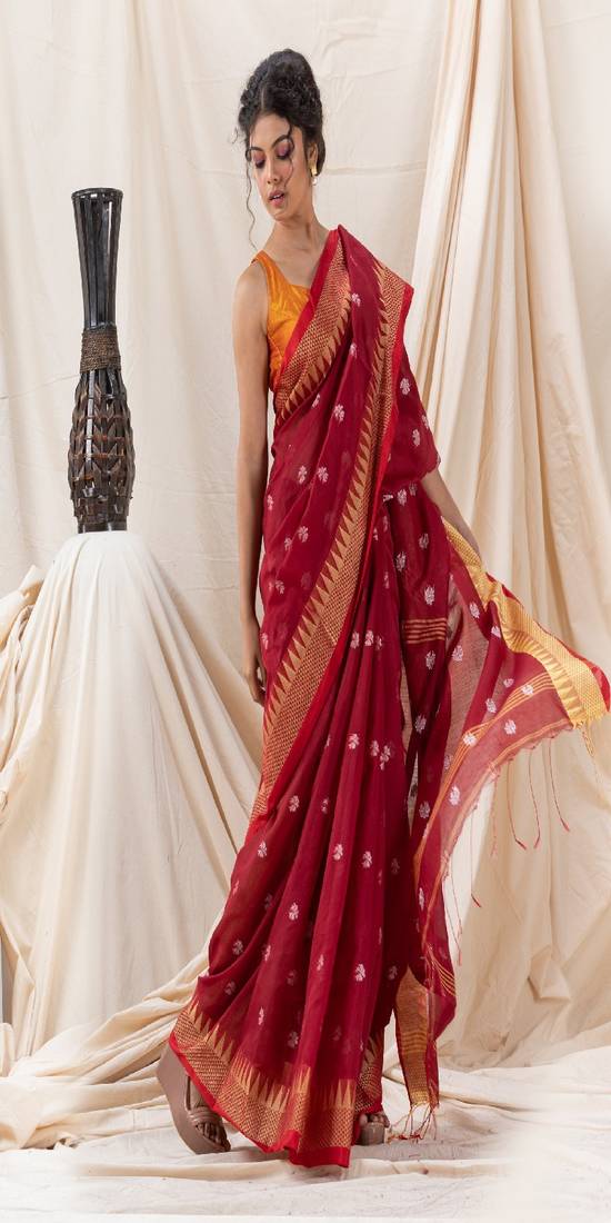 Traditional Maroon Cotton Blend Handloom Saree