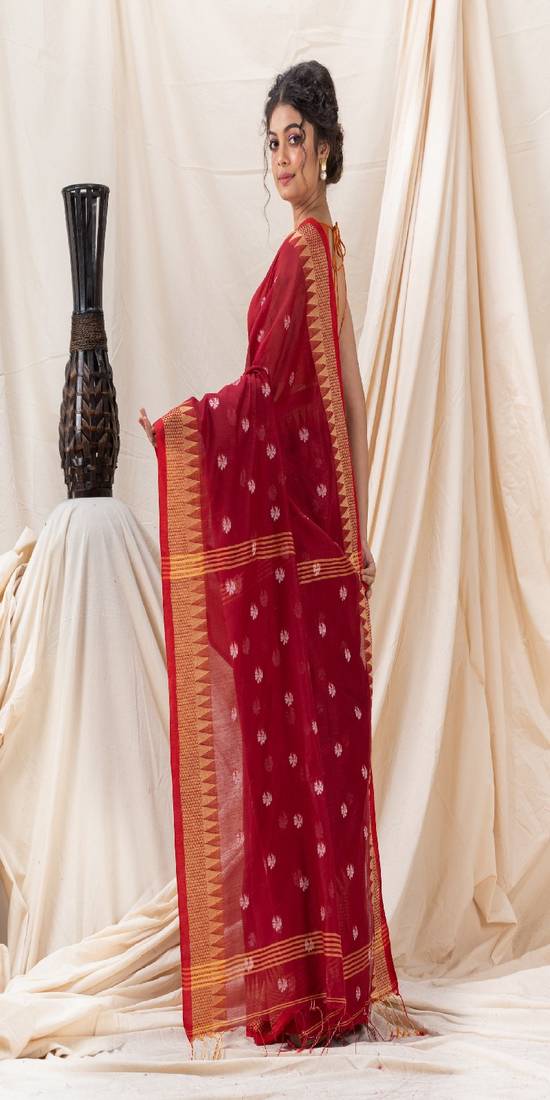 Traditional Maroon Cotton Blend Handloom Saree