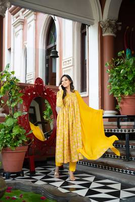 Weavllite Women's Yellow  Pure Cotton Block printed Kurta Set 3