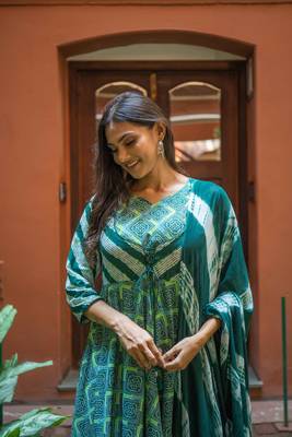 Weavllite Women's Green  Pure Cotton Block printed Kurta set 3