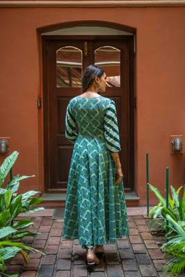 Weavllite Women's Green  Pure Cotton Block printed Kurta set 5