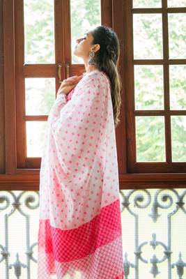 Weavllite Women's Pink  Silk Blend Schiffli  Embroidery Kurta set 5