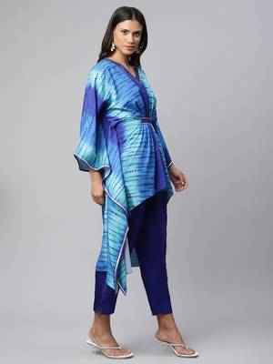 Royal-blue printed crepe kaftans 4