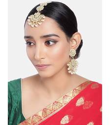 with Stunning Matte Finish Traditional Kundan & Faux Pearl Chandbali Earrings with Maang Tikka Set 