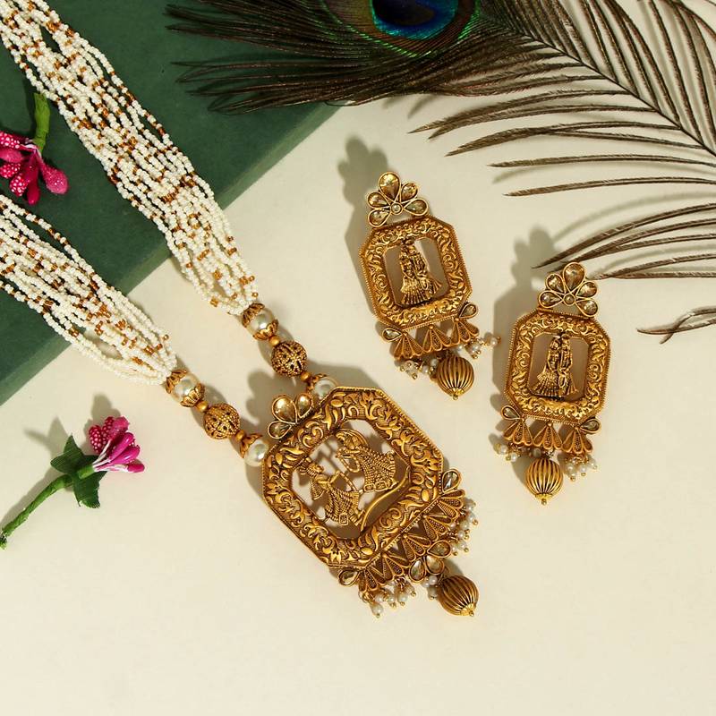 Gold necklace-sets