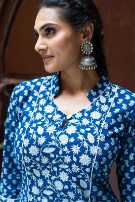 Weavllite Women's Indigo  Pure Cotton Block printed Kurta 2