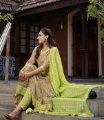 Weavllite Women's Parrot green  Pure Cotton Block printed Kurta set