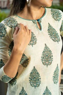 Weavllite Women's Off White  Cotton Flax Block printed Kurta 2