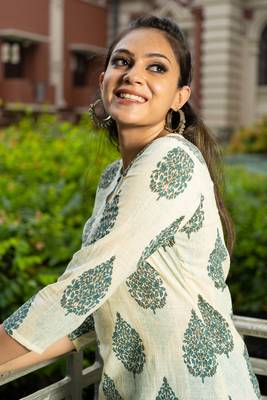 Weavllite Women's Off White  Cotton Flax Block printed Kurta 3