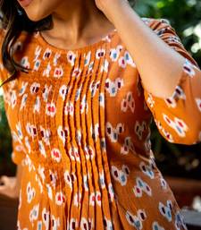 Weavllite Women's Beige  Pure Cotton Ikat Print Kurta set