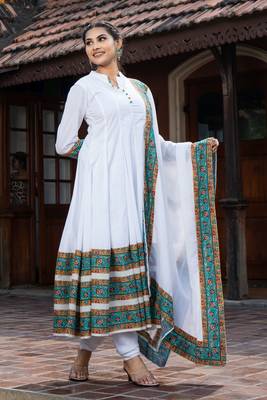 Weavllite Women's White  Pure Cotton Block printed Kurta set 3