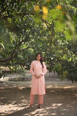 Weavllite Women's Peach Cotton Schiffli embroidered Kurta Set 1