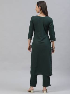 Green Embroidered Crepe Straight Kurta Pant Set 4