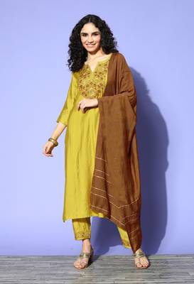 Green Zari Sequence Embroidered Viscose Straight Kurta Pant with Dupatta 2