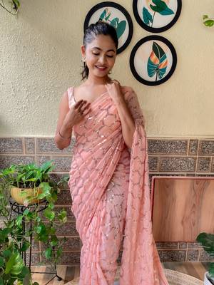 Cream woven georgette saree with blouse 3